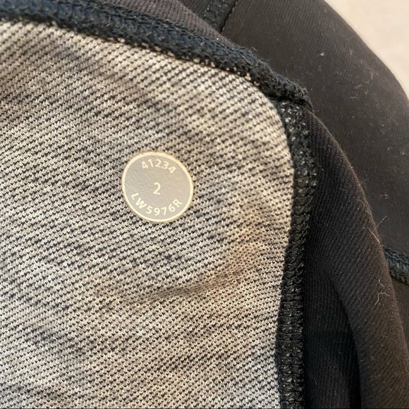 Lululemon Barre Pulse Pant Black Reversible Slub Denim Black size 2 W5976R - Picture 4 of 11